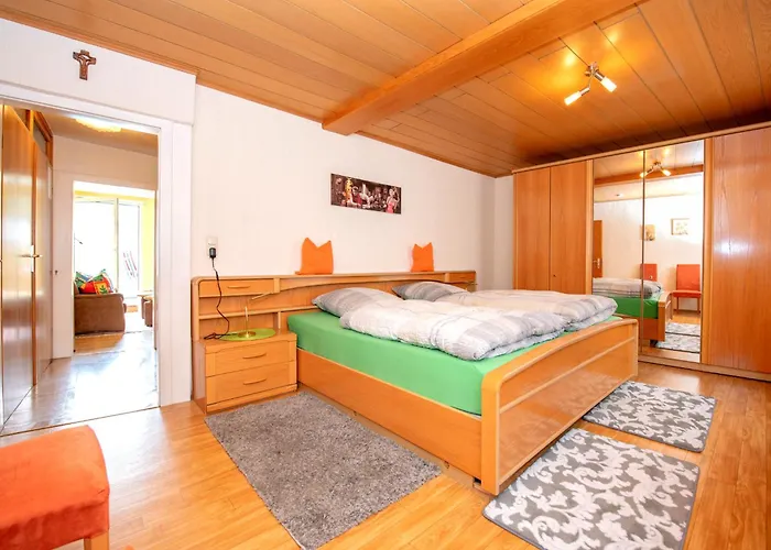 Tilda Im Haus Moselwelt * Zell